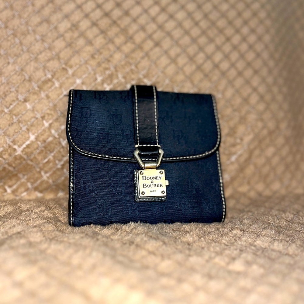 Dooney & Bourke wallet / Designer Black square wallet